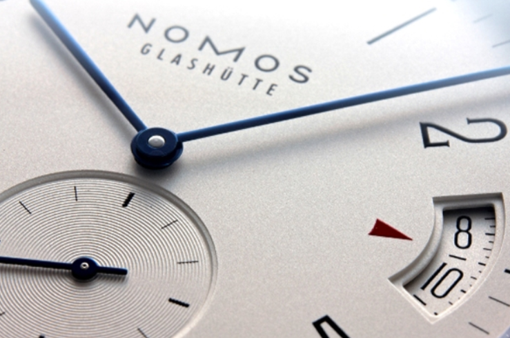 nomos腕表表冠保養