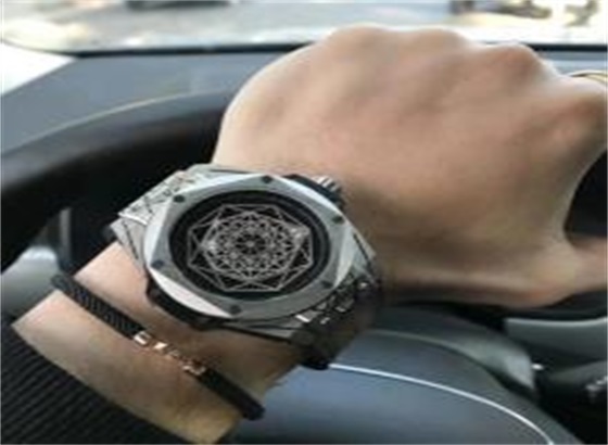 宇舶手表走時不準的原因